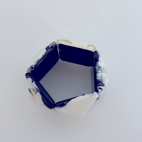 Howlite White/Black/Gray Marble Stretch Bracelet - Picture 1 of 5